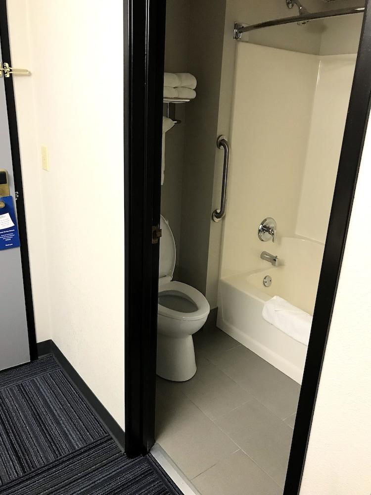 Baymont By Wyndham Hotel Marinette