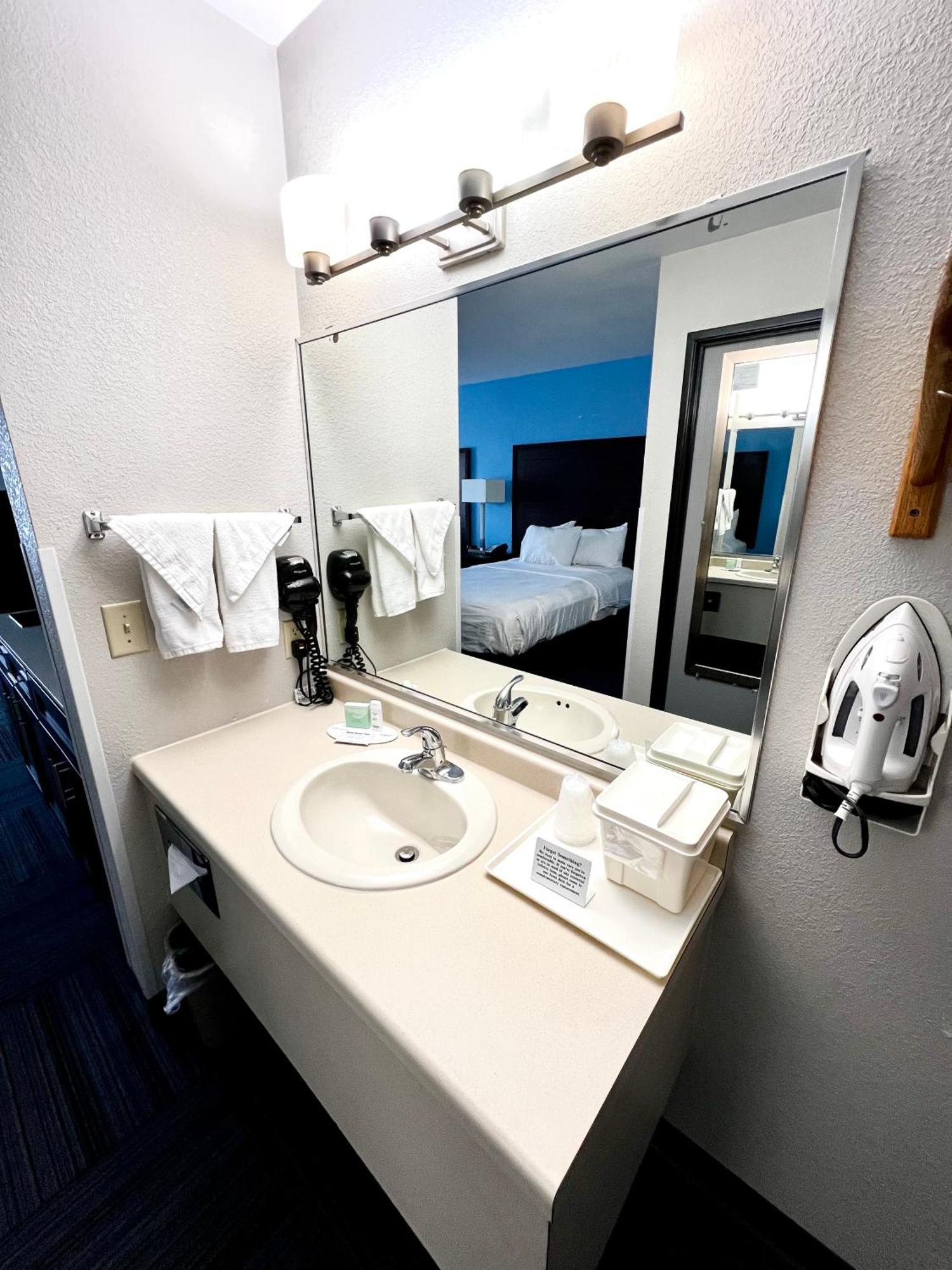 Baymont By Wyndham Hotel Marinette